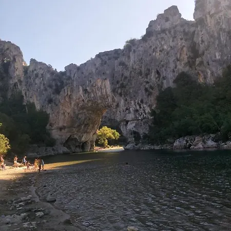 La Rouviere Les Pins Parque de Campismo 3*