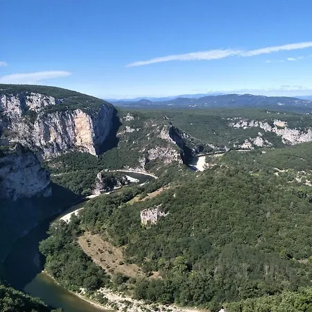 La Rouviere Les Pins Parque de Campismo 3*