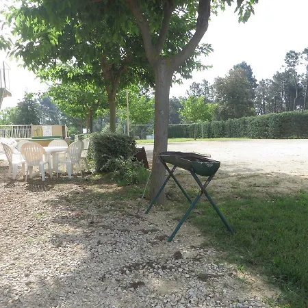 Parque de Campismo La Rouviere Les Pins Vagnas
